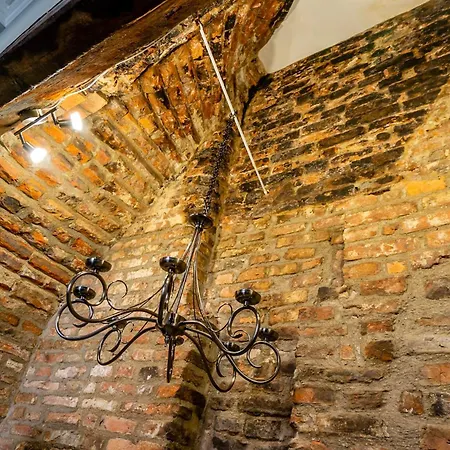 19 High Petergate - Next To Minster * York