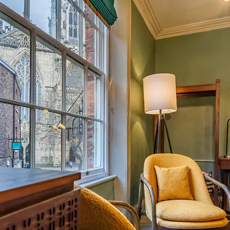 19 High Petergate - Next To Minster Apartment *