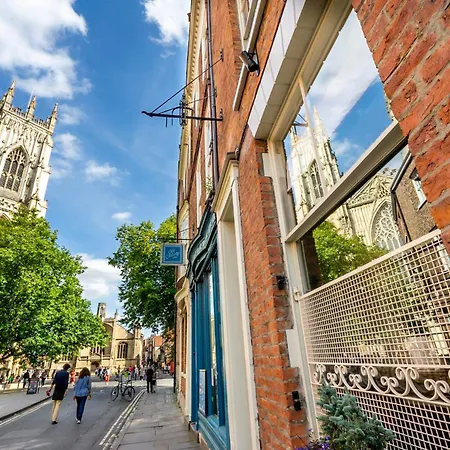 19 High Petergate - Next To Minster