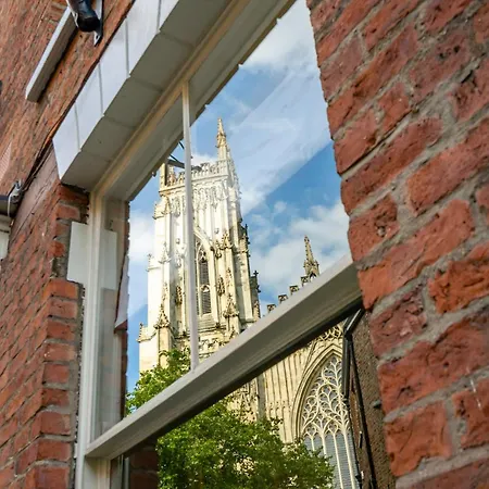 19 High Petergate - Next To Minster *